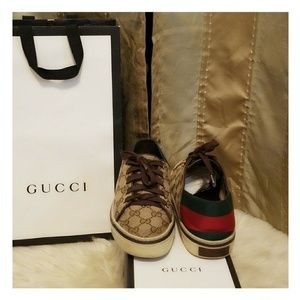 GUCCI VINTAGE GG CANVAS SNEAKERS